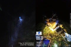 Đội ngũ cán bộ công nhân viên các nhà mạng viễn thông tại miền Bắc như MobiFone, Viettel, VNPT vẫn bám trụ tại hiện trường, khẩn trương triển khai các phương án ứng cứu thông tin khẩn cấp. (Ảnh: VNPT)