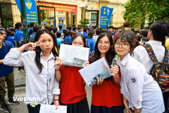 Thí sinh dự thi Tốt nghiệp Trung học phổ thông. (Ảnh: Minh Sơn/Vietnam+)