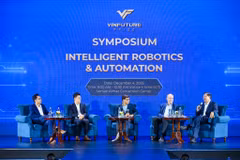 Quỹ VinFuture tổ chức Tọa đàm "Robot và Tự động hóa Thông minh" tạo không gian kết nối tri thức giữa các giáo sư, nhà khoa học quốc tế và trong nước. (Ảnh: Minh Sơn/Vietnam+)