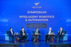 Quỹ VinFuture tổ chức Tọa đàm "Robot và Tự động hóa Thông minh" tạo không gian kết nối tri thức giữa các giáo sư, nhà khoa học quốc tế và trong nước. (Ảnh: Minh Sơn/Vietnam+)