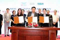 Lễ ký kết giữa CT UAV và SGS, SBA triển khai xây dựng tiêu chuẩn AS9100D, ISO 9001. (Ảnh: CT Group)