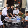 Kiểm tra cơ sở giết mổ gia súc giết mổ gia công cho Công ty cổ phần chăn nuôi C.P Việt Nam chi nhánh Hậu Giang. (Ảnh: Nguyễn Hằng/TTXVN)