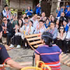 Du khách hòa trong không gian văn hóa đồng bào tại Làng Văn hóa Du lịch các dân tộc Việt Nam. (Ảnh: PV/Vietnam+)