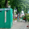 Toàn bộ các nhà vệ sinh di động đều được miễn phí, thường xuyên dọn dẹp vệ sinh, bảo đảm sạch sẽ, an toàn. (Ảnh: Bảo Ngọc/Vietnam+)