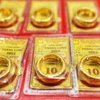 Trong khi giá vàng SJC chưa biến động, giá vàng nhẫn đã tăng 300.000 đồng/lượng. (Ảnh: PV/Vietnam+)