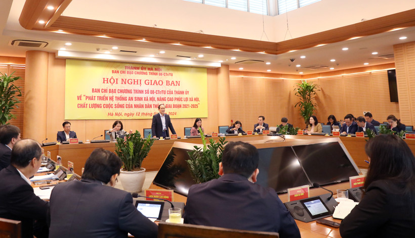 Phó Bí Thư, Chủ tịch Hội đồng Nhân dân thành phố Hà Nội họp Ban Chỉ đạo Chương trình 08 của Thành ủy về “Phát triển hệ thống an sinh xã hội, nâng cao phúc lợi xã hội, chất lượng cuộc sống của nhân dân Thủ đô giai đoạn 2021-2025” (Ảnh: PV/Vietnam+)