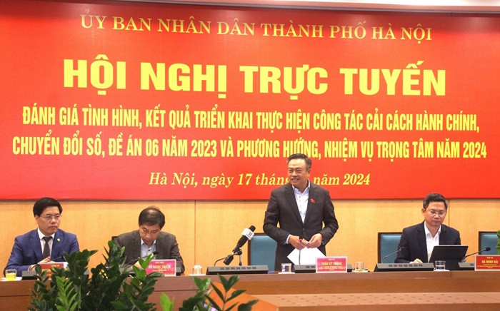 Chủ tịch Ủy ban Nhân dân thành phố Hà Nội Trần Sỹ Thanh phát biểu kết luận Hội nghị. (Ảnh: PV/Vietnam+)