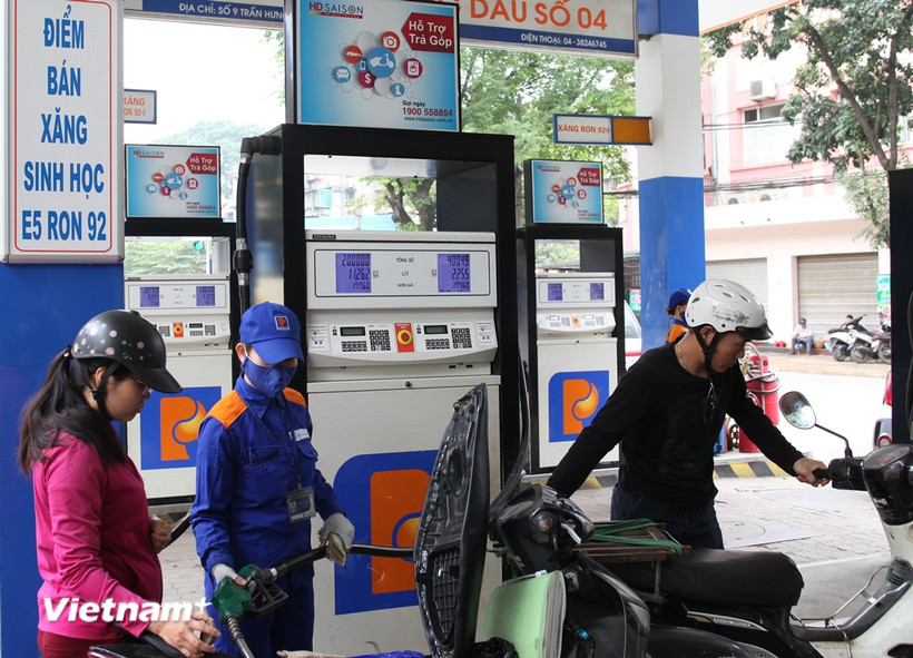 Một điểm bán xăng của Petrolimex tại Hà Nội. (Ảnh: Đức Duy/Vietnam+)