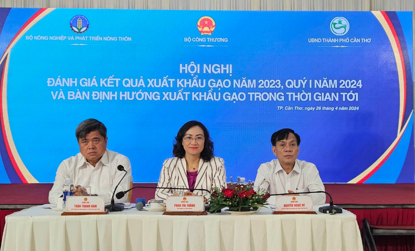 Hội nghị về xuất khẩu gạo do Bộ Công Thương phối hợp với tỉnh Cần Thơ tổ chức ngày 26/4. (Ảnh: PV/Vietnam+)