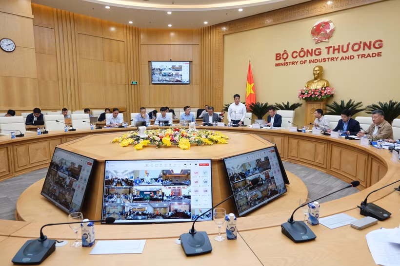 Bộ trưởng Nguyễn Hồng Diên chủ trì cuộc họp giao ban tháng 3/2024 về các dự án đường dây 500kV mạch 3. (Ảnh: Đức Duy/Vietnam+)