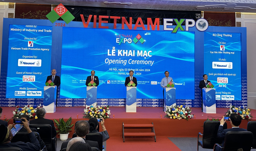 Các đại biểu tại Lễ khai mạc hội chợ thương mại quốc tế Vietnam Expo 2024 sáng 3/4, tại Hà Nội. (Ảnh: Xuân Quảng/Vietnam+)
