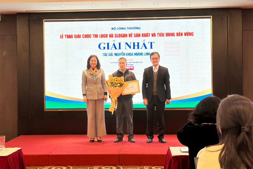 Giải Nhất thuộc về tác giả Nguyễn Khoa Hoàng Linh. (Ảnh: Đức Duy/Vietnam+)