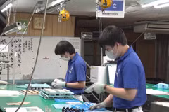 Công tác đưa người Việt Nam đi làm việc ở nước ngoài theo hợp đồng là một trong những chủ trương rất quan trọng của Đảng, Nhà nước. (Ảnh: Vietnam+)