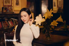 Đặng Ngọc Anh quyết định thực hiện một album vật lý và MV giao hưởng thính phòng dàn dựng công phu. (Ảnh: CTV/Vietnam+)