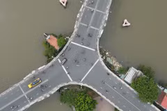 Giữa dòng chảy thông tin liên tục trên các nền tảng số, phim tài liệu mang đến những góc nhìn đa chiều về cuộc sống, giúp khán giả hiểu sâu hơn về con người, sự việc và những vấn đề của xã hội. (Ảnh: VTV)