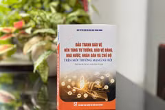 Với kết cấu khoa học và tính lý luận sâu sắc, gắn chặt với thực tiễn, cuốn sách Đấu tranh bảo vệ nền tảng tư tưởng, bảo vệ Đảng, Nhà nước, Nhân dân và chế độ trên môi trường mạng xã hội là một tài liệu có giá trị trên mặt trận tư tưởng thời đại số. (Ảnh: PV/Vietnam+)
