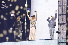 Các thành viên BIGBANG trong đêm diễn tại Hà Nội. (Ảnh: Honeyjiyong)