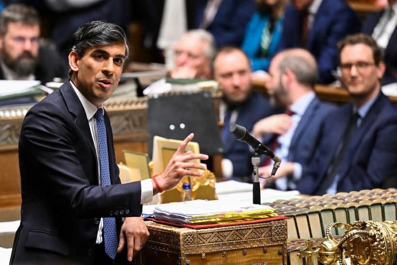 Thủ tướng Anh Rishi Sunak phát biểu tại phiên họp Hạ viện ở London ngày 13/3/2024. (Ảnh: AFP/TTXVN)