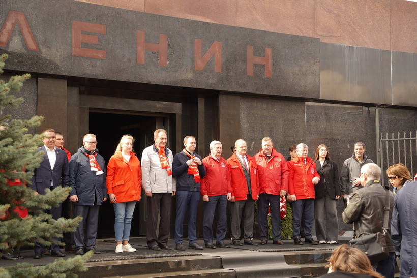 Chủ tịch Ban chấp hành Trung ương Đảng Cộng sản Liên bang Nga (KPRF), ông Gennady Zyuganov cũng lãnh đạo KPRF tham dự sự kiện. (Ảnh: Duy Trinh/TTXVN)