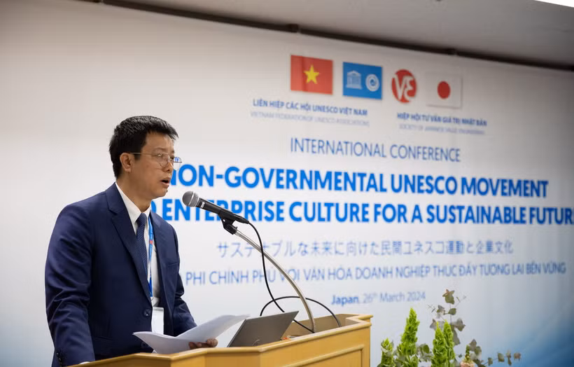 Ông Trần Văn Mạnh, Phó Chủ tịch thường trực VFUA, Phó Chủ tịch Liên hiệp UNESCO châu Á-Thái Bình Dương phát biểu tại sự kiện. (Ảnh: Xuân Giao/TTXVN)