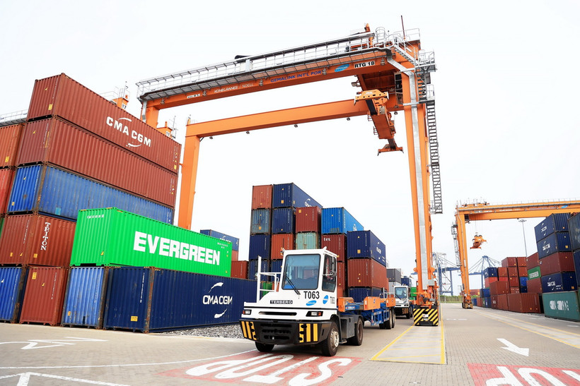 Kho bãi container tại cảng Gemalink, cụm cảng Cái Mép, thị xã Phú Mỹ (Bà Rịa-Vũng Tàu). (Ảnh: Hồng Đạt/TTXVN)