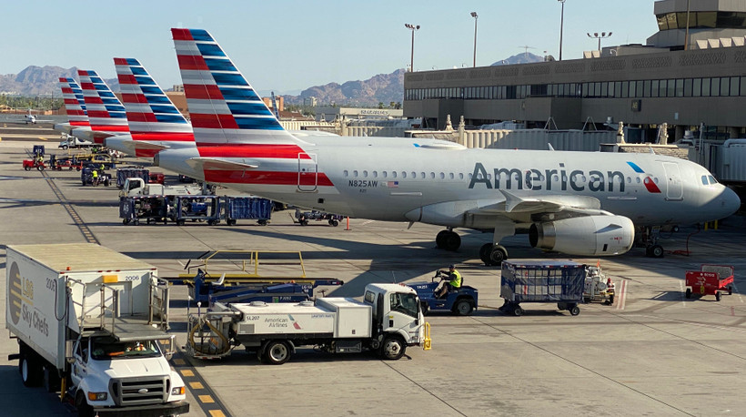 Máy bay của hãng hàng không American Airlines đỗ tại sân bay quốc tế Phoenix, Mỹ ngày 30/8/2020. (Ảnh: AFP/TTXVN)