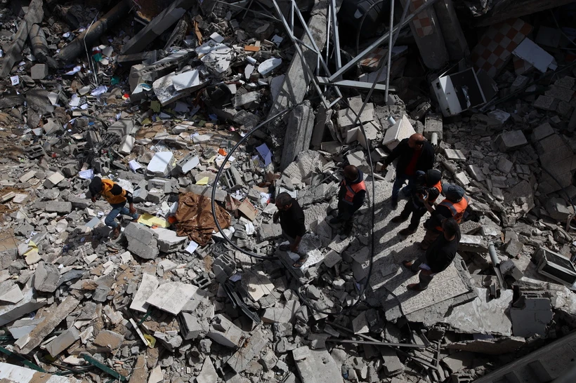 Cảnh đổ nát sau các cuộc không kích của Israel xuống Dải Gaza ngày 27/3/2024. (Ảnh: THX/TTXVN)