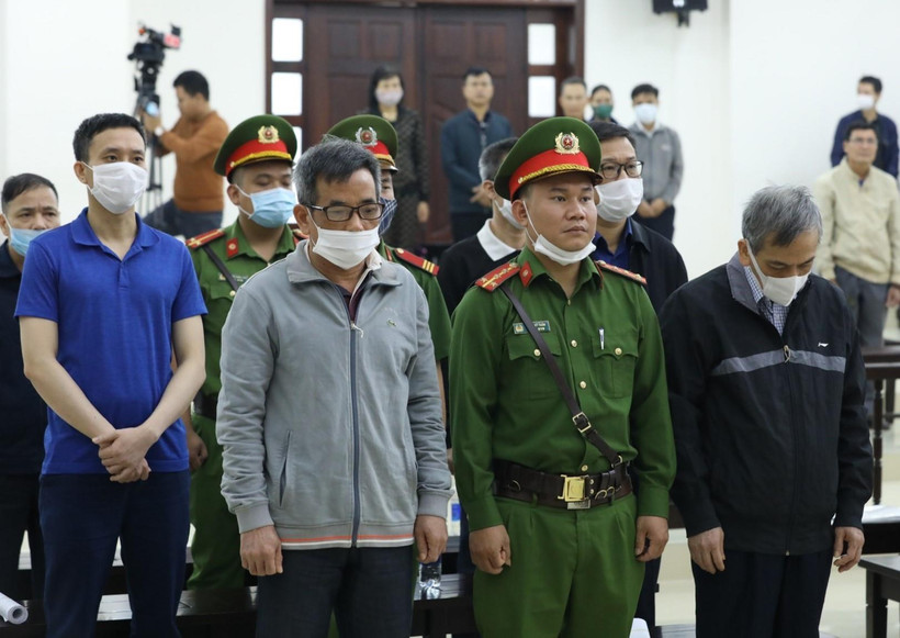 Các bị cáo tại phiên tòa. (Ảnh: Văn Điệp/TTXVN)