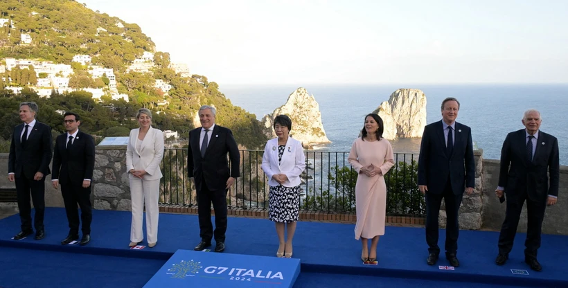 Ngoại trưởng Nhóm G7 chụp ảnh chung tại đảo Capri, Italy ngày 19/4/2024. (Ảnh: AFP/TTXVN)