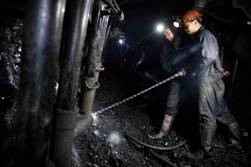 Khoan thăm dò tại Công ty than Thống Nhất thuộc Tập đoàn Công nghiệp Than-Khoáng sản Việt Nam. (Ảnh: Trần Việt/TTXVN)