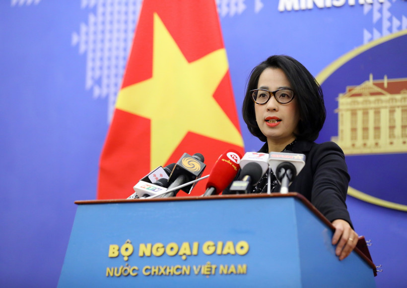 Người Phát ngôn Bộ Ngoại giao Phạm Thu Hằng trả lời các câu hỏi của các cơ quan báo chí. (Ảnh: Văn Điệp/TTXVN)