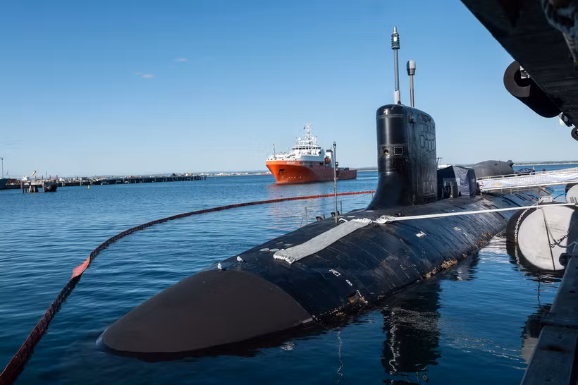 Tàu ngầm hạt nhân lớp Virginia của Mỹ thăm cảng quân sự Stirling ở Australia ngày 4/8/2023. (Ảnh: AFP/TTXVN)
