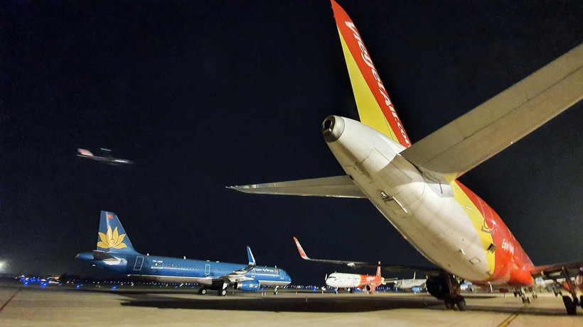 Các hãng hàng không phải tạm dừng khai thác nhiều đường bay do dịch COVID-19. (Ảnh: TTXVN)