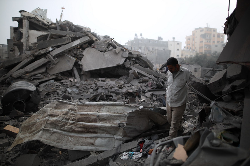 Cảnh đổ nát sau không kích của Israel xuống trại tị nạn Maghazi ở Dải Gaza, ngày 4/4/2024. (Ảnh: THX/TTXVN)