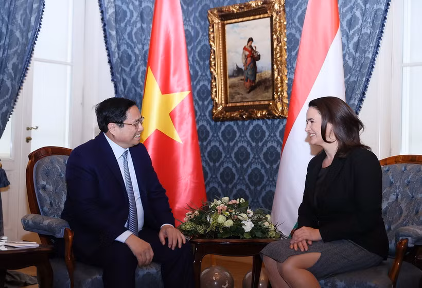 Thủ tướng Phạm Minh Chính hội kiến Tổng thống Hungary Katalin Novák. (Ảnh: Dương Giang/TTXVN)