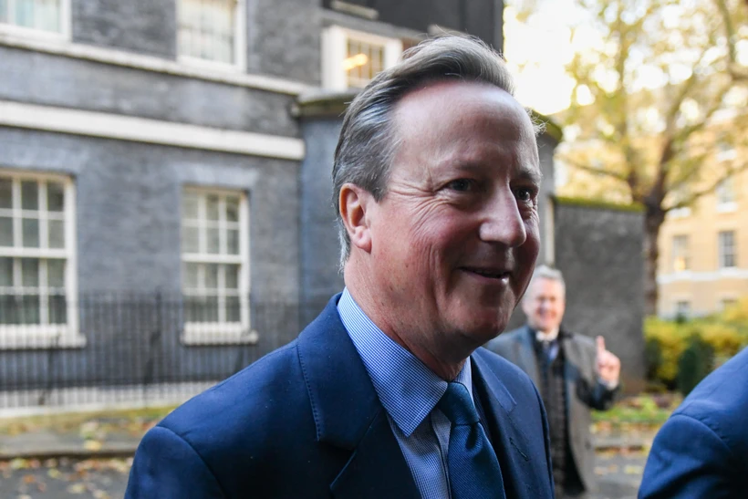 Cựu Thủ tướng Anh David Cameron được bổ nhiệm làm Ngoại trưởng. (Ảnh: Bloomberg)