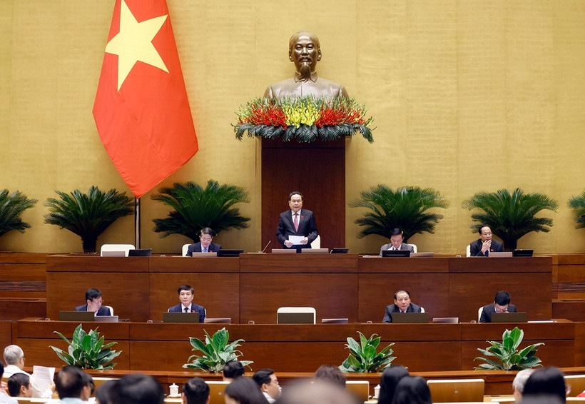 Chủ tịch Quốc hội Trần Thanh Mẫn chủ trì điều hành chất vấn nhóm vấn đề thứ tư thuộc lĩnh vực văn hóa, thể thao và du lịch. (Ảnh: Doãn Tấn/TTXVN)