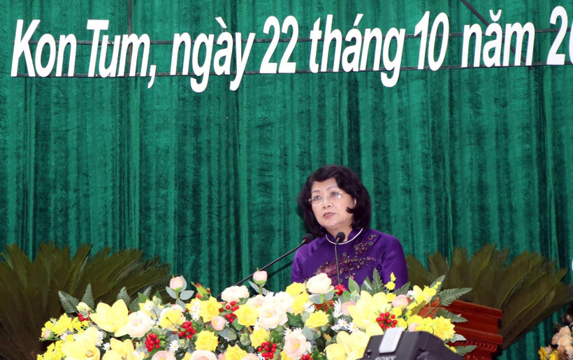 Phó Chủ tịch thứ nhất Hội đồng Thi đua Khen thưởng Trung ương Đặng Thị Ngọc Thịnh phát biểu tại Đại hội. (Ảnh: Hoàng Cao Nguyên/TTXVN)