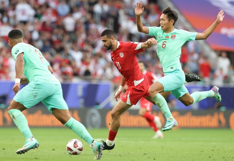 Trung Quốc và Liban cầm hòa nhau với tỷ số 0-0 trong trận đấu thứ hai vòng bảng Asian Cup 2023. (Ảnh: Hoàng Linh/TTXVN)