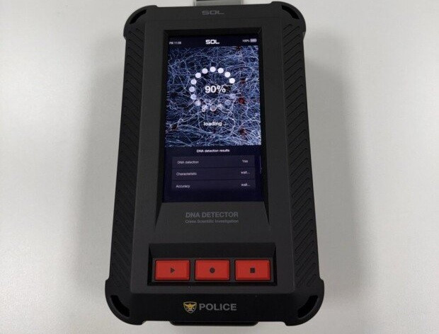 Sản phẩm máy dò ADN di động của cảnh sát Hàn Quốc giới thiệu tại CES 2024. (Nguồn: Donga)
