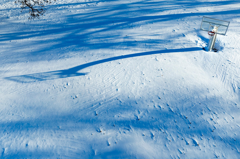 Tuyết phủ dày tại Des Moines, bang Iowa, Mỹ ngày 14/1/2024. (Ảnh: AFP/TTXVN)