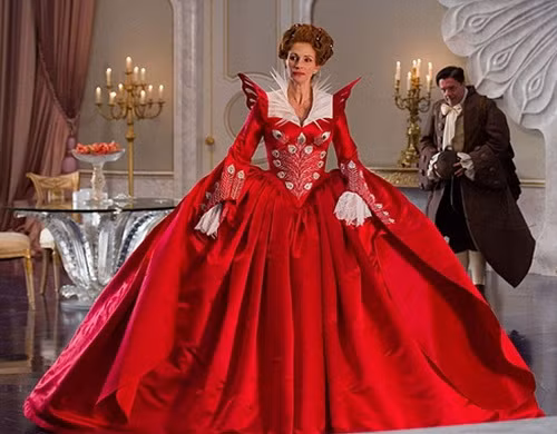 Julia Roberts "lột xác" trong vai bà mẹ kế độc ác ảnh 1