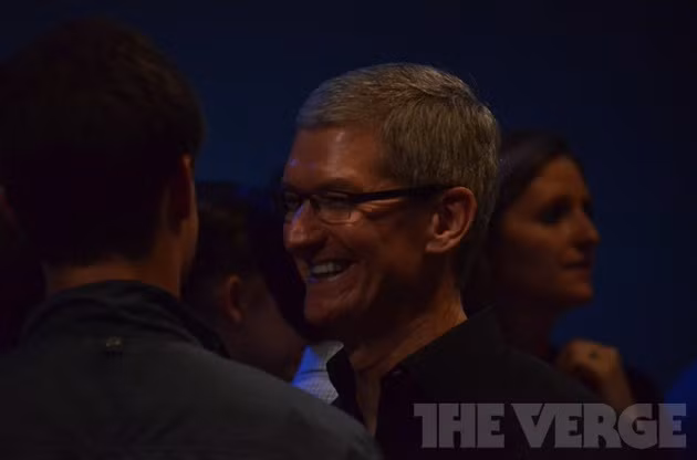 Apple gây "sốc" khi thay đổi toàn bộ giao diện iOS ảnh 4