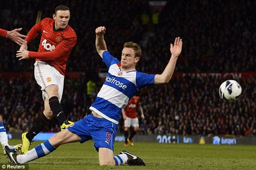 Rooney tỏa sáng giúp M.U chạm tay vào ngôi vương ảnh 1