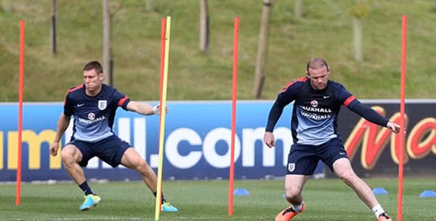 Rooney sung sức khi lên tuyển: Đã quá chán M.U ảnh 1