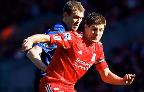 Chicharito "giải cứu" M.U khỏi thất bại ở Anfield ảnh 1