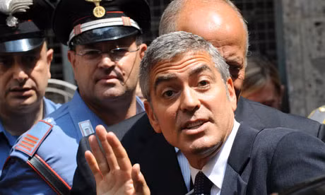 Clooney, Ronaldo ra làm chứng vụ xử Berlusconi ảnh 2