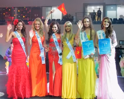 Hoa hậu Quốc tế 2011: Trúc Diễm lọt vào top 15 ảnh 1