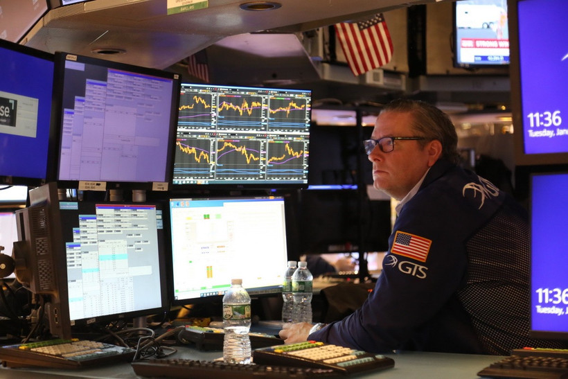 Giao dịch viên tại Sàn chứng khoán New York, Mỹ. (Nguồn: THX/TTXVN)