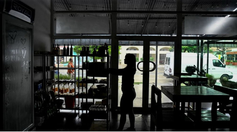 Một nhà hàng trong thời gian mất điện ở Havana, Cuba hồi tháng 10 năm nay. (Nguồn: Reuters)